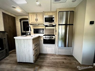 2025 Coachmen Catalina Legacy Edition - Photo 10