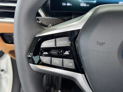 2025 BMW i4 — photo 21 view