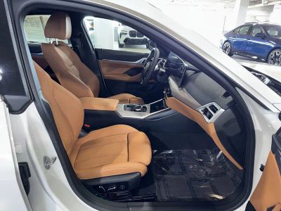 2025 BMW i4 — photo 9 view