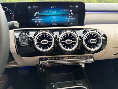 2021 Mercedes-Benz A-Class - Photo 6