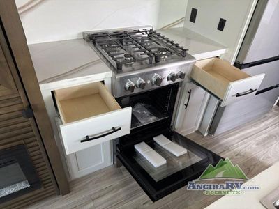 2026 Keystone RV Montana - Photo 12