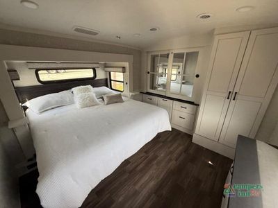 2025 Jayco North Point — photo 26 view
