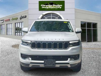 2022 Jeep Wagoneer — side profile view