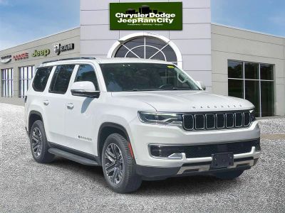 2022 Jeep Wagoneer — interior view