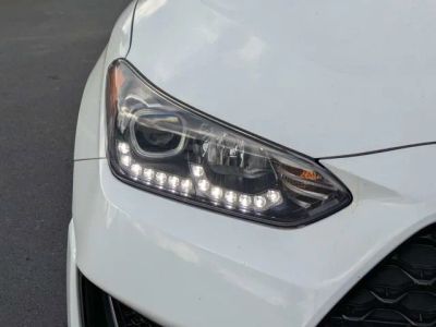 2021 Hyundai Veloster — photo 9 view