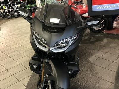 2025 Honda Gold Wing 50th Anniversary - Photo 3