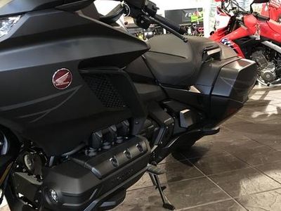 2025 Honda Gold Wing 50th Anniversary - Photo 9