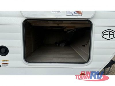 2025 Forest River RV Salem - Photo 5