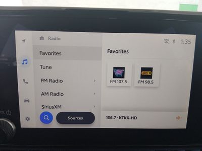 2025 Toyota RAV4 — photo 18 view