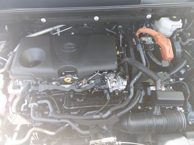 2025 Toyota RAV4 — photo 9 view