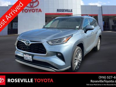 2021 Toyota Highlander - Photo 1
