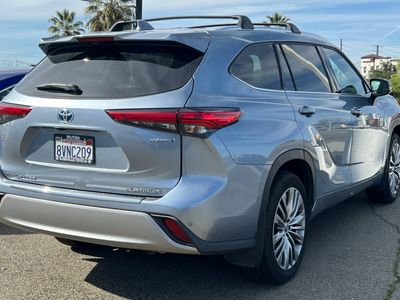2021 Toyota Highlander - Photo 2