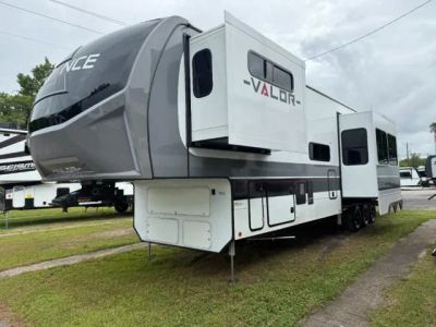 2025 Alliance RV Valor - Photo 3