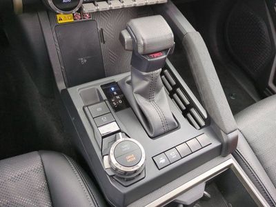 2025 Toyota Tacoma Hybrid — photo 16 view