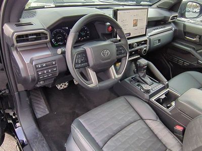 2025 Toyota Tacoma Hybrid — photo 10 view