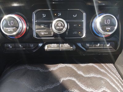 2023 GMC Yukon - Photo 19