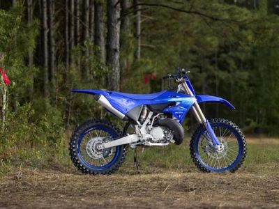 2027 Yamaha YZ250X — front three-quarter view