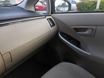 2011 Toyota Prius - Photo 20