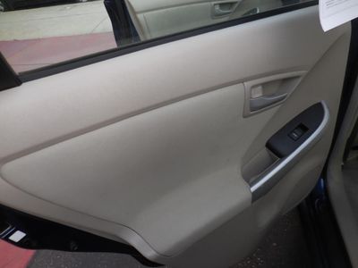 2011 Toyota Prius - Photo 11