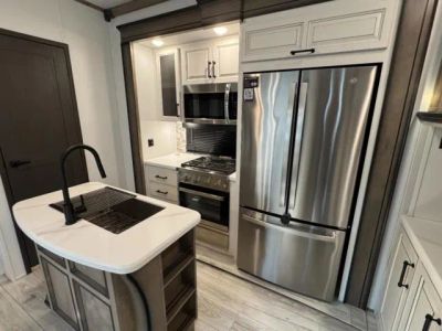 2024 Keystone RV Montana - Photo 13