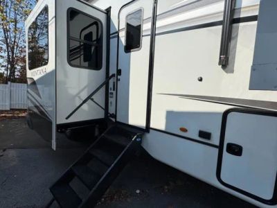 2024 Keystone RV Montana - Photo 2