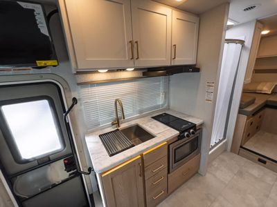 2026 Thor Motor Coach CHATEAU SPRINTER - Photo 10