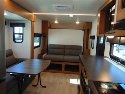2025 Keystone RV Reign - Photo 13