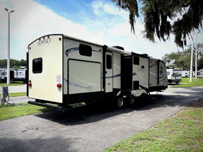 2017 CrossRoads Sunset Trail Super Lite — side profile view