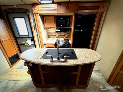 2017 CrossRoads Sunset Trail Super Lite — engine compartment view