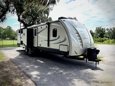 2017 CrossRoads Sunset Trail Super Lite — front three-quarter view