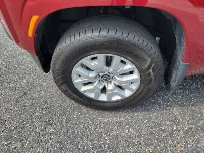 2023 Nissan Frontier — detail view
