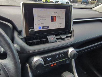 2023 Toyota RAV4 - Photo 11
