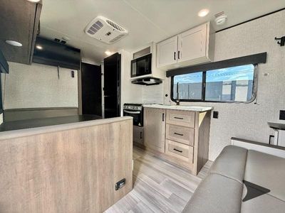 2025 Wayfinder RV Go Play - Photo 3