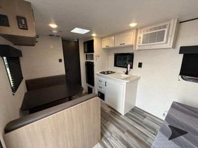 2026 Jayco Jay Flight SLX — photo 8 view
