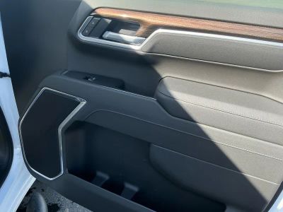 2026 Chevrolet Silverado 1500 — photo 21 view