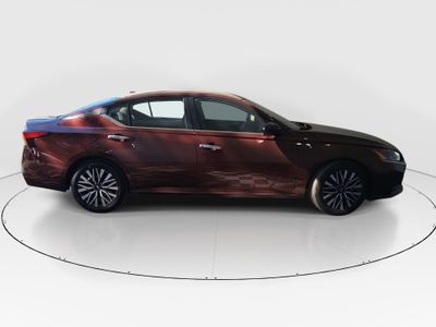2024 Nissan Altima - Photo 8