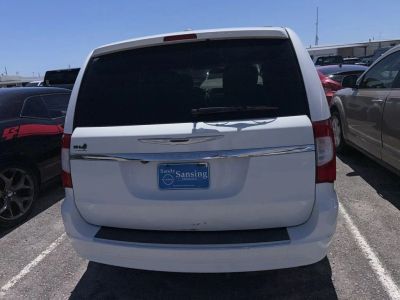 2015 Chrysler Town &amp; Country — engine compartment view