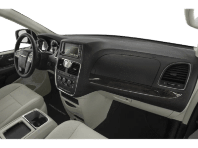 2015 Chrysler Town &amp; Country — photo 21 view