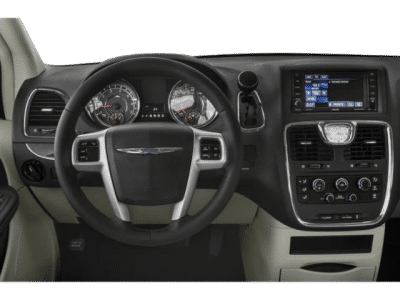 2015 Chrysler Town &amp; Country — photo 12 view