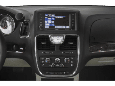 2015 Chrysler Town &amp; Country — photo 15 view