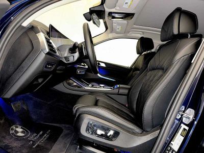 2026 BMW X7 xDrive40i — photo 8 view