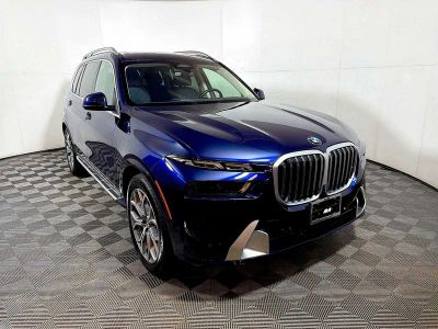 2026 BMW X7 xDrive40i — engine compartment view