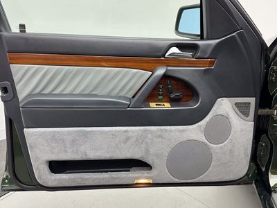 1992 Mercedes-Benz 300 Series — photo 18 view