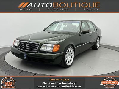 1992 Mercedes-Benz 300 Series 300SE in GREEN — front three-quarter view