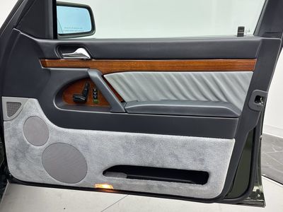 1992 Mercedes-Benz 300 Series — photo 30 view