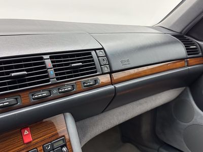 1992 Mercedes-Benz 300 Series — photo 11 view