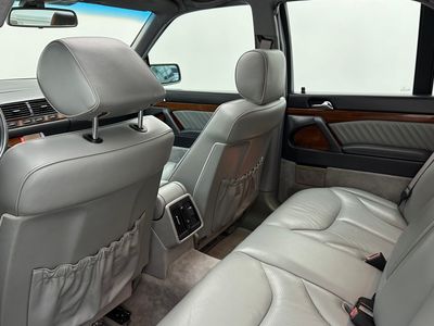 1992 Mercedes-Benz 300 Series — photo 23 view