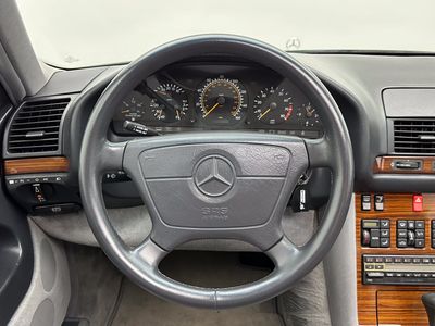 1992 Mercedes-Benz 300 Series — photo 14 view