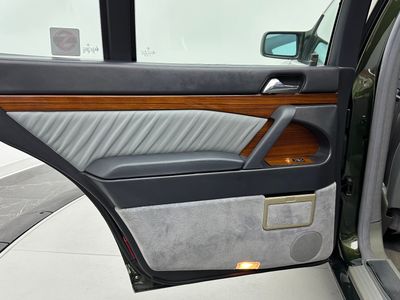 1992 Mercedes-Benz 300 Series — photo 28 view