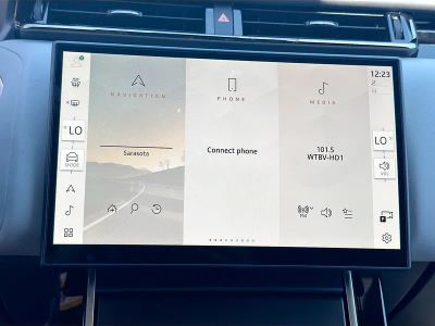 2026 Land Rover Range Rover Velar — photo 31 view